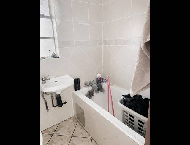 1 BEDROOM APARTMENT FOR SALE IN MEYERTON CENTRAL